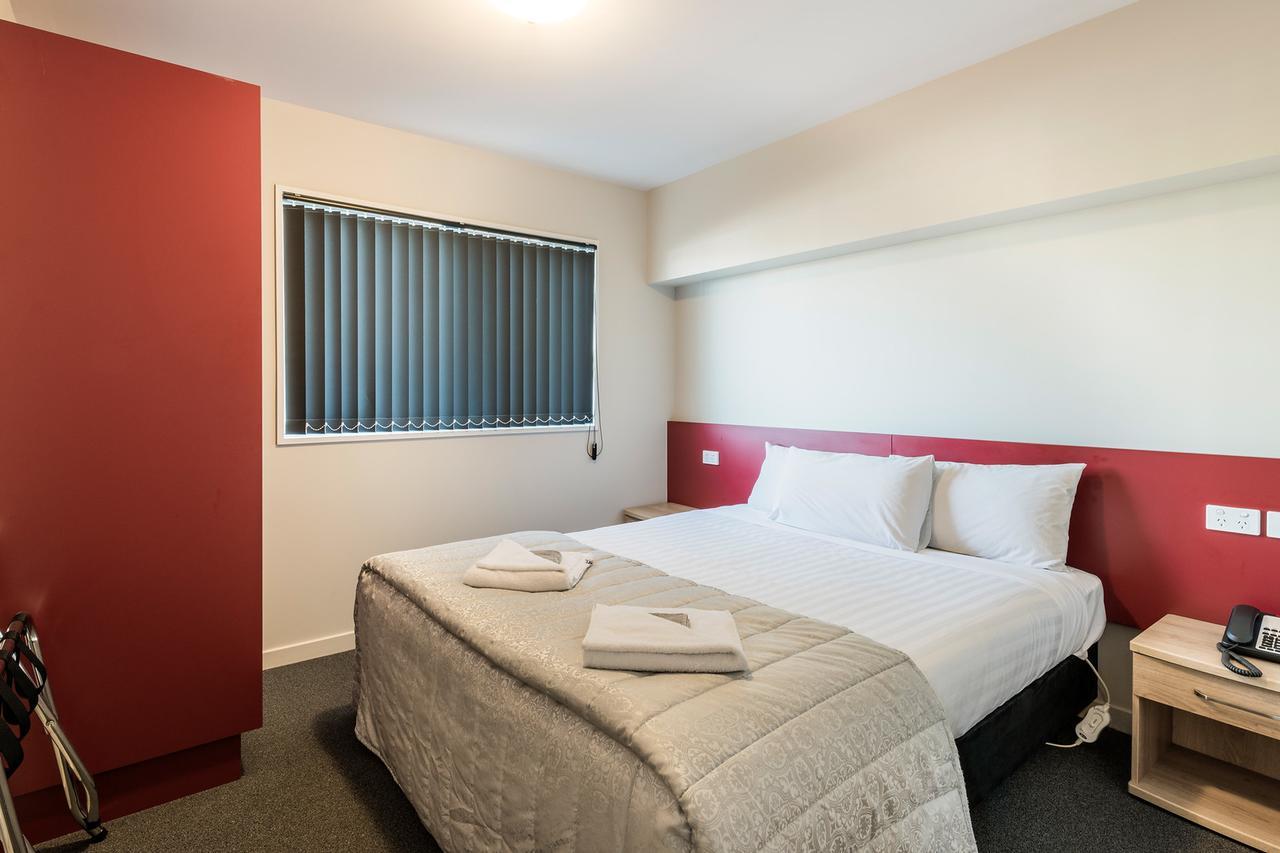 Superior One-Bedroom Apartment,663549441:JPEG